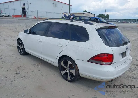 2011 Volkswagen Jetta Sportwagen 2.5L S z USA, uszkodzony, nr VIN 3VWPX7AJ5BM601475